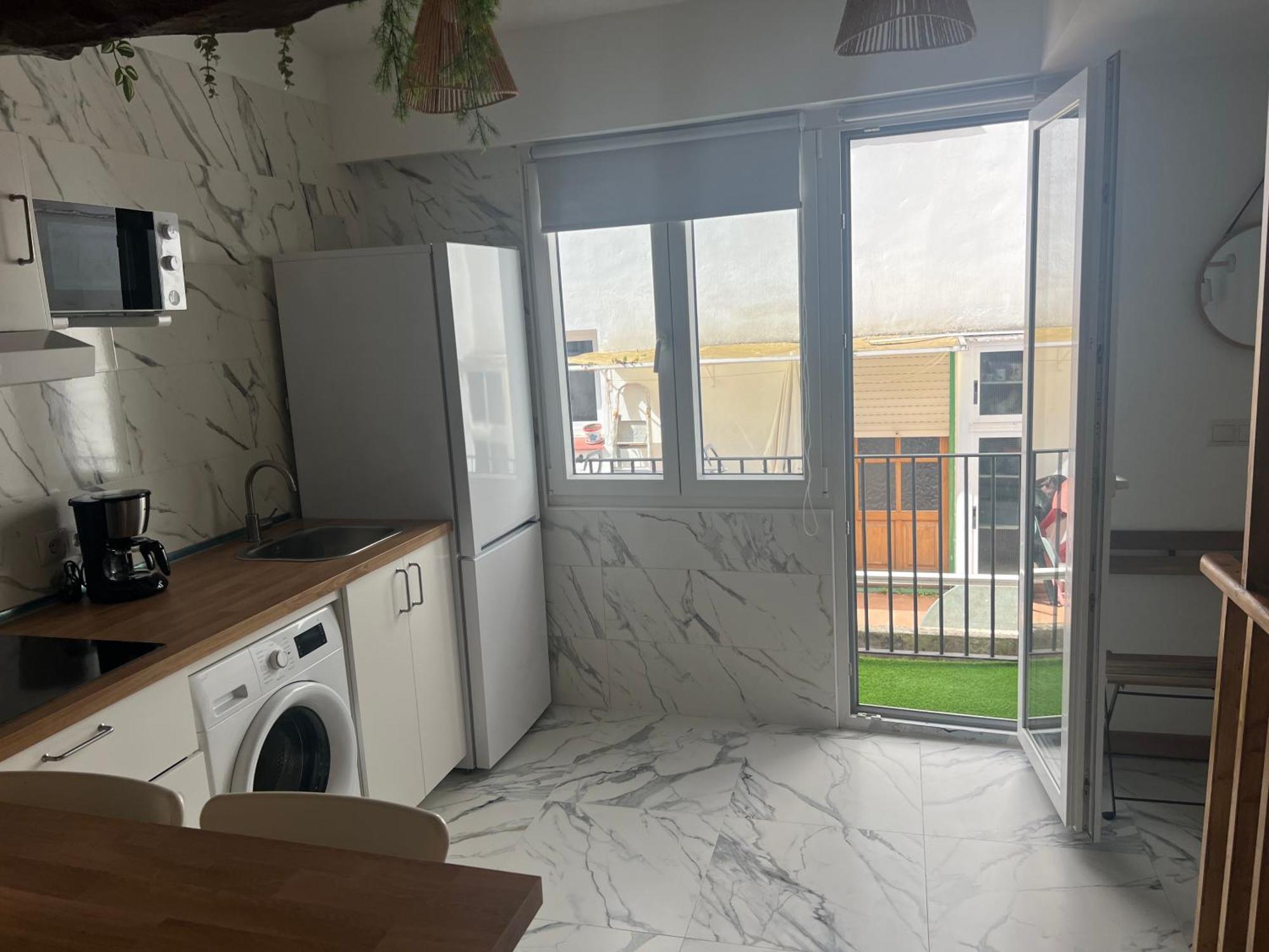 Апартаменты Apartamento Castillo Кастро-Урдиалес Экстерьер фото